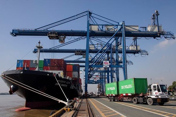 Hàng Bị Kiểm Hóa Tại Cảng Cát Lái Có Mất Nhiều Thời Gian Không?