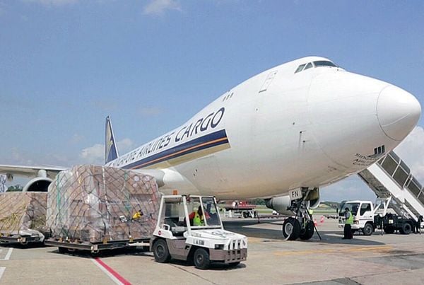 Nhập Khẩu Hàng Mỹ Về Việt Nam Bằng Đường Air – EXW