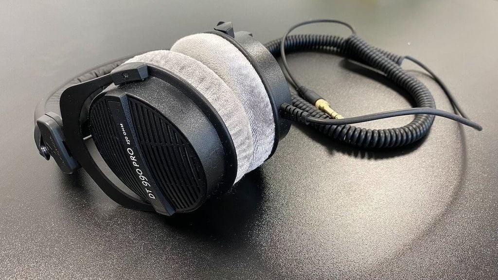 am-thanh-sac-net-tai-nghe-beyerdynamic-dt990-pro-250-ohm