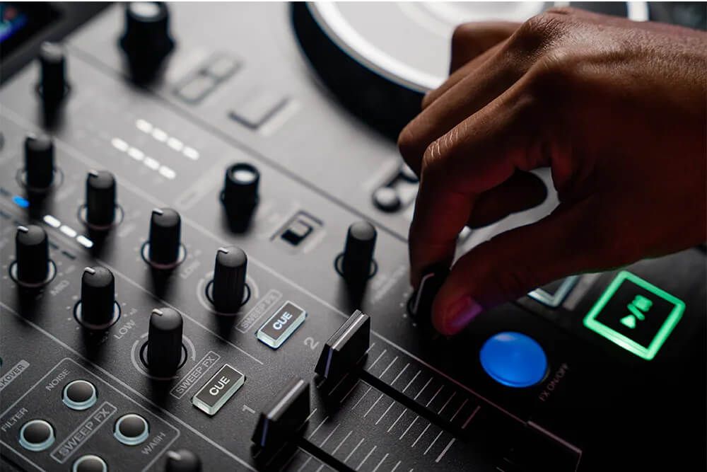 ban-dj-denon-dj-sc-live-2-chinh-hang-tphcm