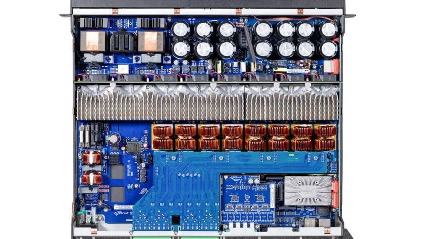 ben-trong-cuc-day-cong-suat-4-kenh-powersoft-unica-4l-16k4