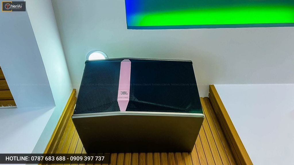 dan-loa-karaoke-gia-dinh-chinh-hang-jbl-ki-512-chat-luong-cao