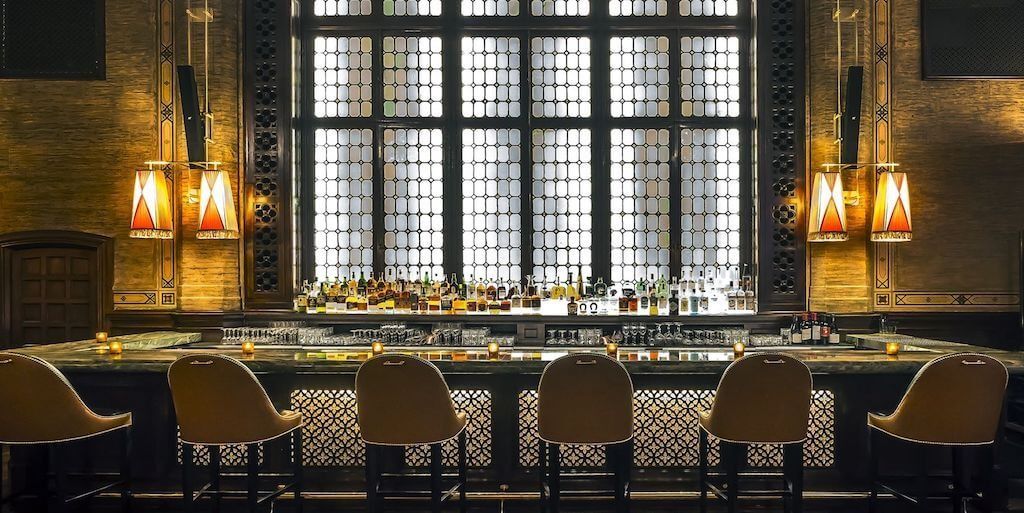he-thong-loa-cao-cap-cho-lounge-bar
