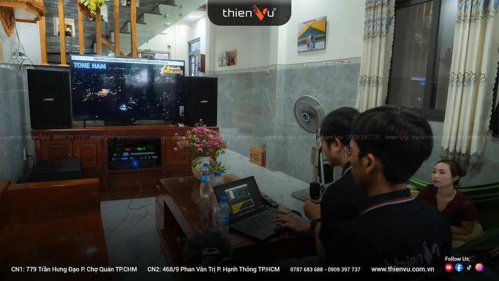 huong-dan-khach-su-dung-dan-karaoke