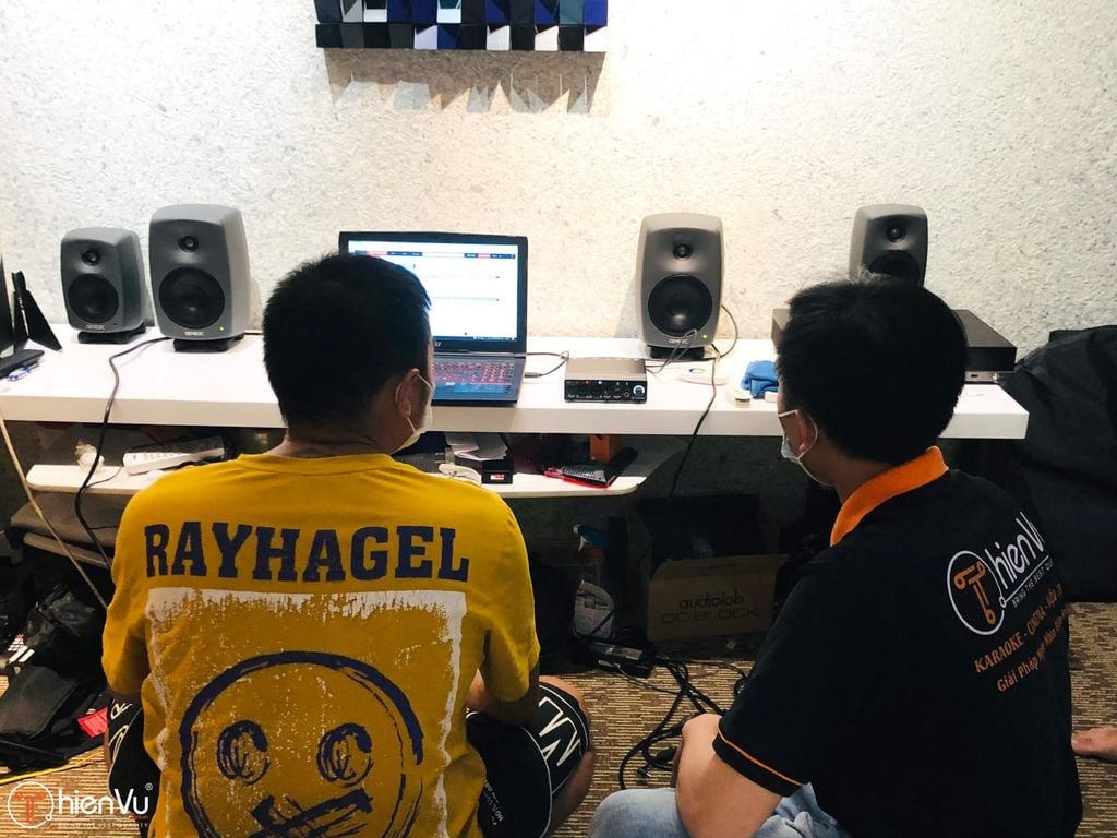 khach test loa kiem am Genelec 8030CP