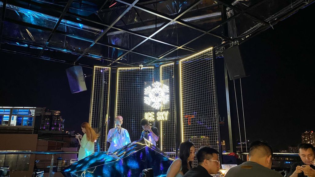 cong trinh lap dat am thanh lounge ngoai troi