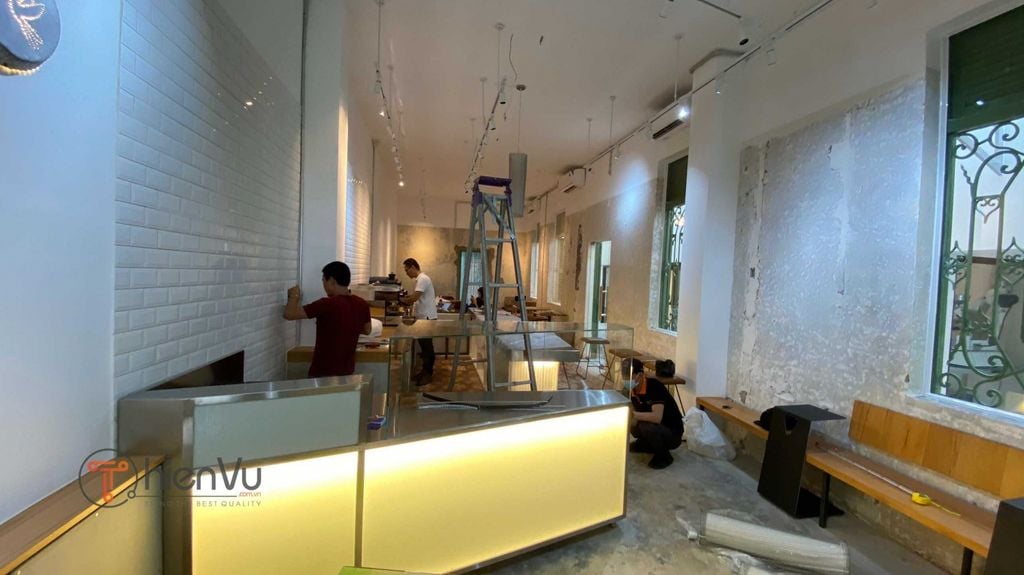 lap-dat-tron-goi-he-thong-loa-nha-hang-hien-dai-cho-cafe-quan-3