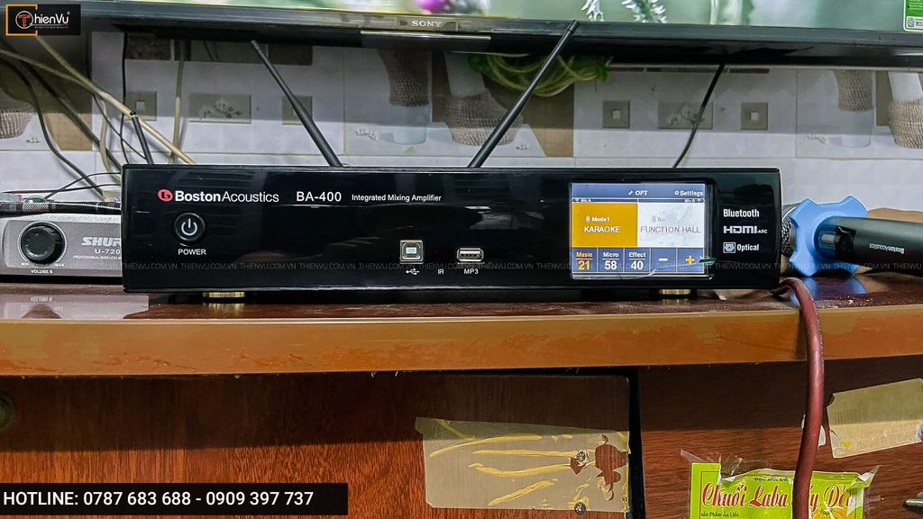 lap-nha-khach-amply-boston-acoustics-ba-400