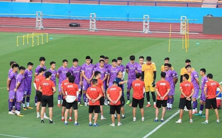 nay viet nam da luc may gio
