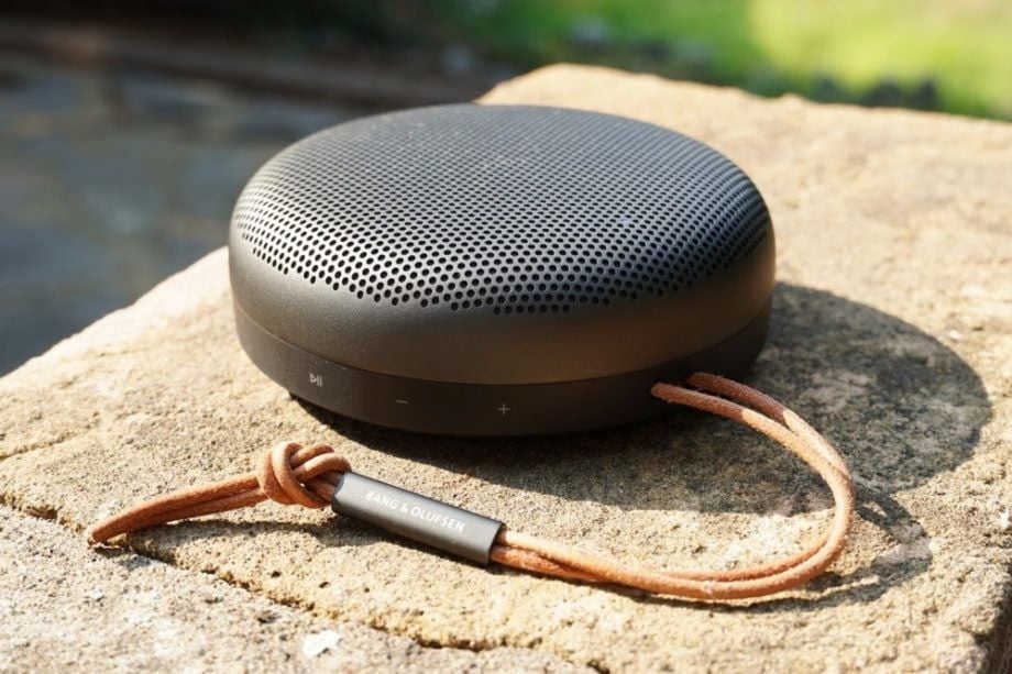 loa-bluetooth-chong-nuo-beosound-a1-gen2-gia-tot
