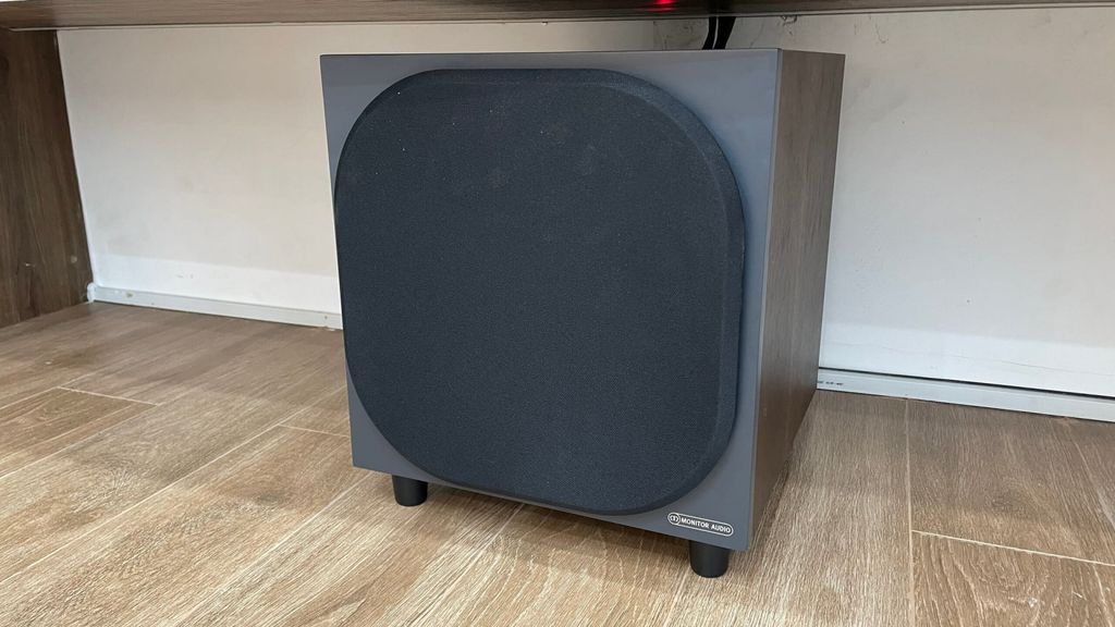 loa-sub-monitor-audio-bronze-w10-am-bass-manh-me