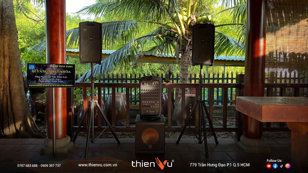 man-hinh-chieu-di-dong-tomko-gowithme-P2152J-MA-chinh-hang