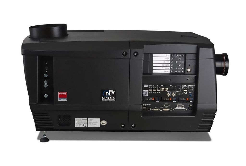 may-chieu-4k-barco-dp2k-15c-cho-rap-phim