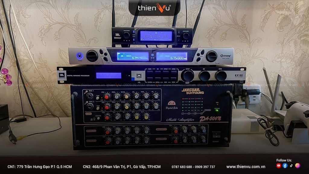 micro-dung-ngoai-troi-jbl-vm300-ca-hat-cuc-hay