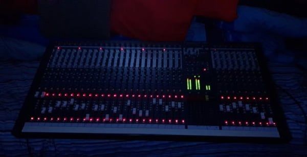 Mua Mixer Soundcraft LX7ii 32