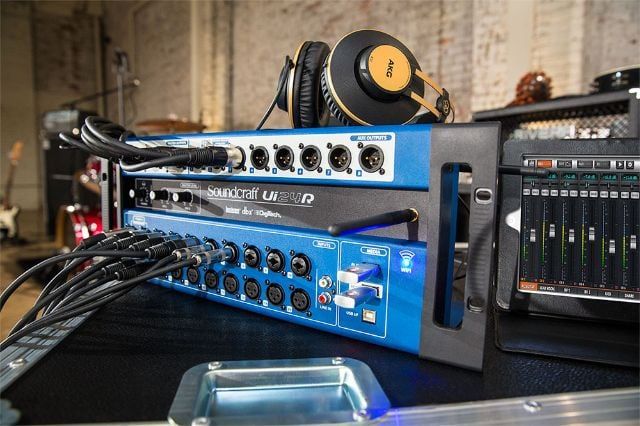 mixer-soundcraft-ui-24r-chinh-hang