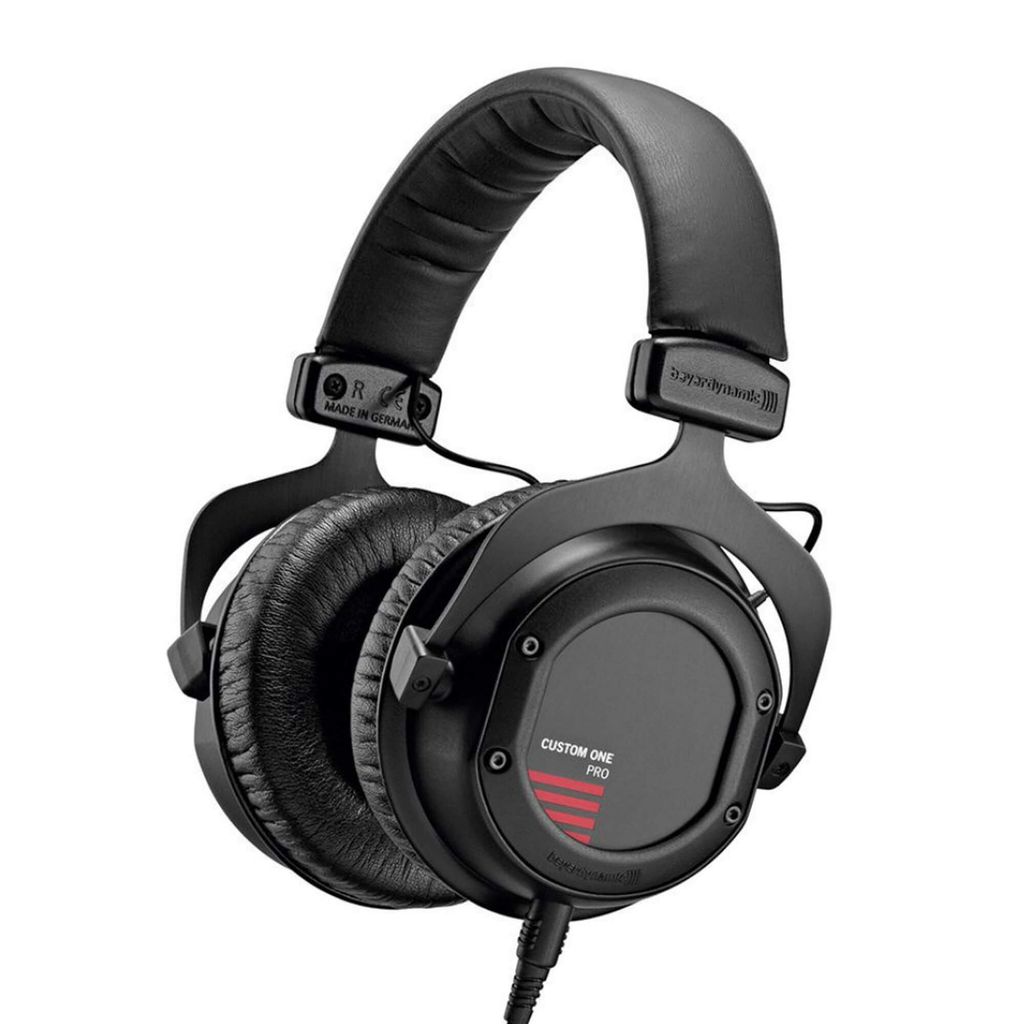 ngoai-hinh-tai-nghe-beyerdynamic-custom-one-pro-plus-chinh-hang