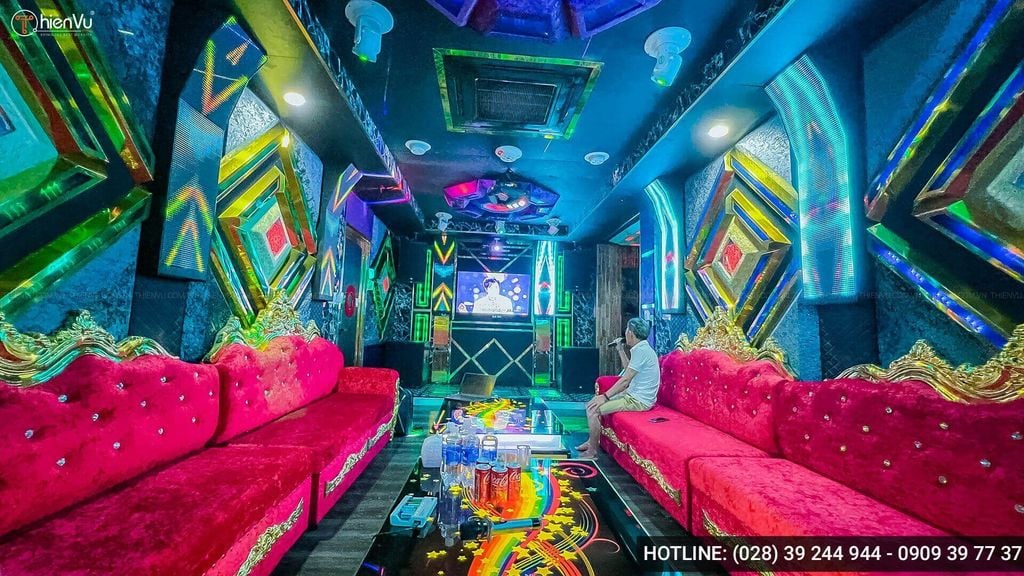 phong-karaoke-tai-nha-anh-sang-hien-dai