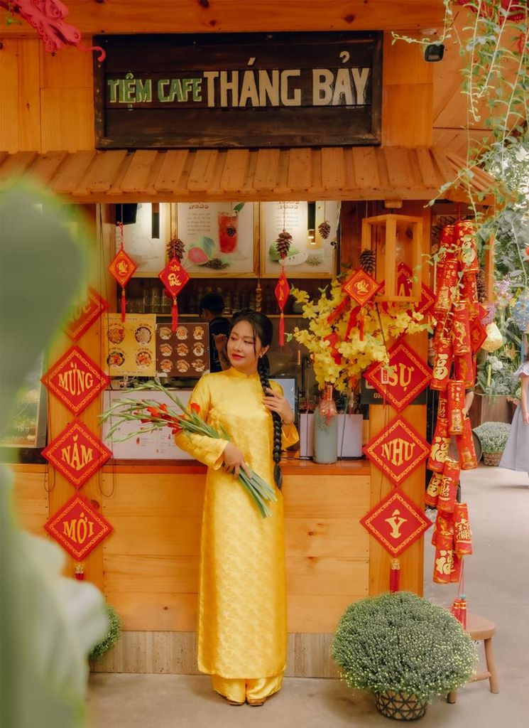 quan-ca-phe-chup-hinh-tet-dep-tiem-cafe-thang-bay