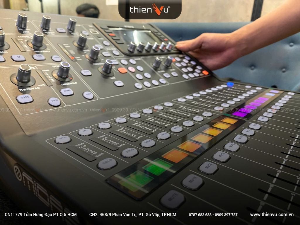 sam-ban-mixer-midas-m32r-tai-tphcm