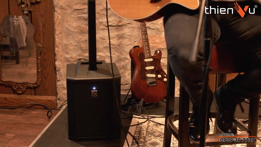 so-sanh-loa-bose-l1-pro-8-va-electro-voive-30m