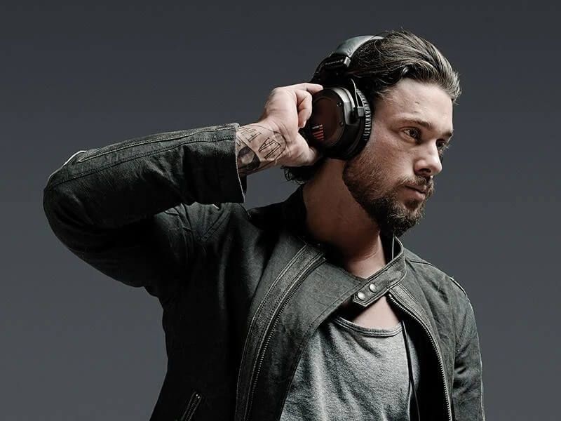 tai-nghe-beyerdynamic-custom-one-pro-plus-da-dang-phong-cach