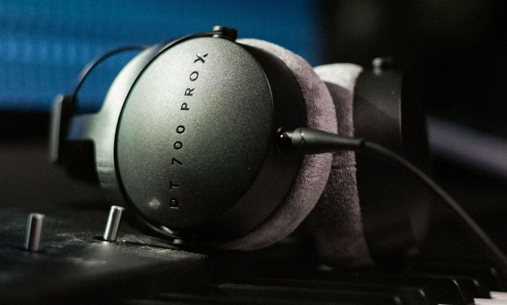 tai-nghe-beyerdynamic-dt700-pro-x-chinh-chu-trong-tung-chi-tiet
