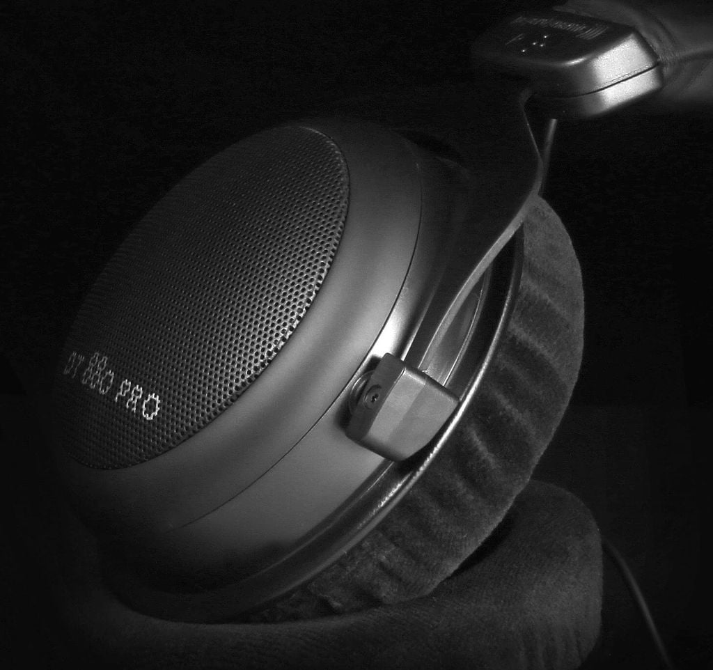 tai-nghe-beyerdynamic-dt880-pro-chinh-hang