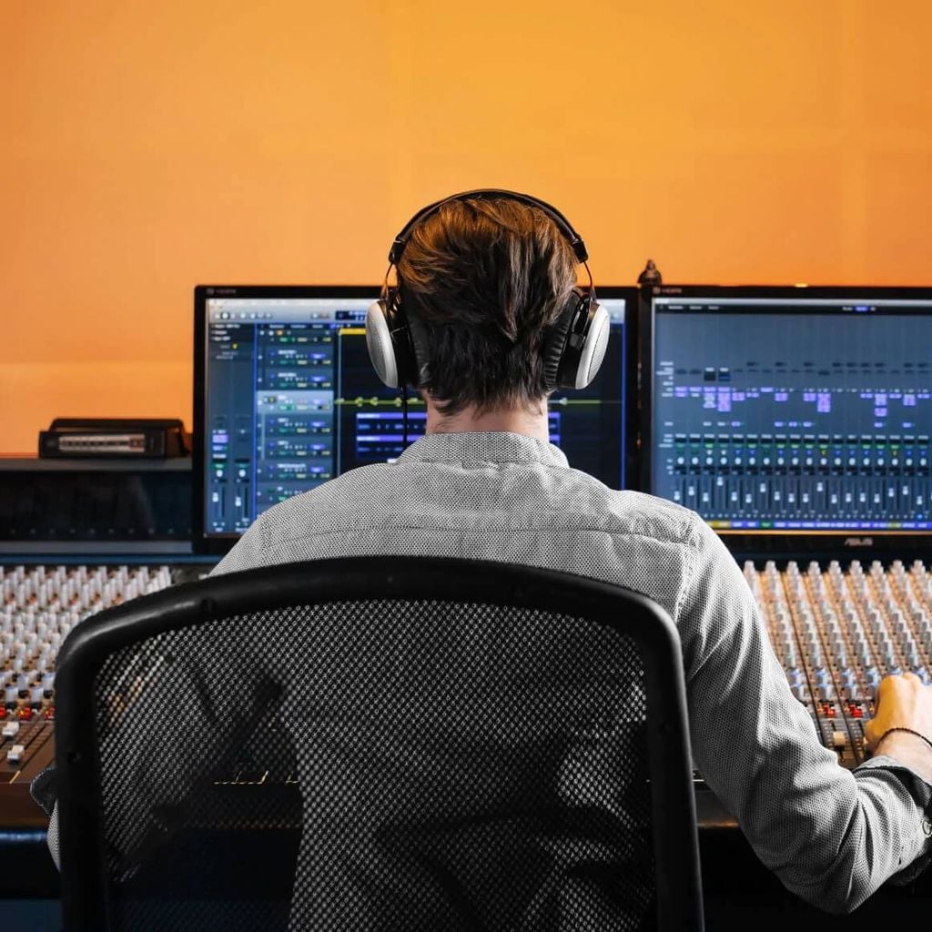 tai-nghe-beyerdynamic-dt880-pro-phu-hop-phong-thu