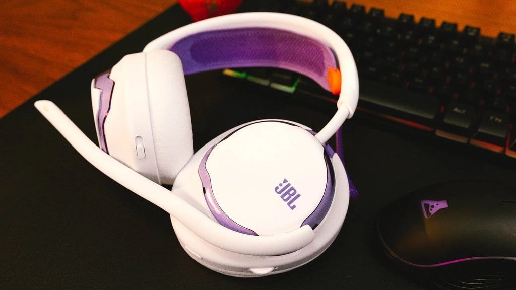 tai-nghe-gaming-jbl-quantum-650-linh-hoat