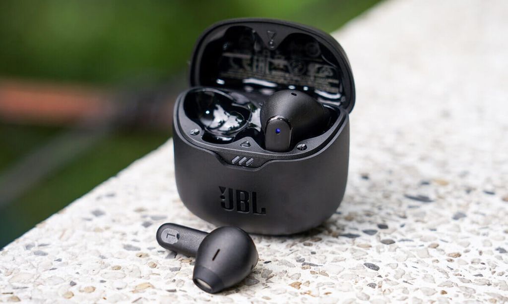 tai-nghe-khong-day-jbl-tune-flex-hien-dai