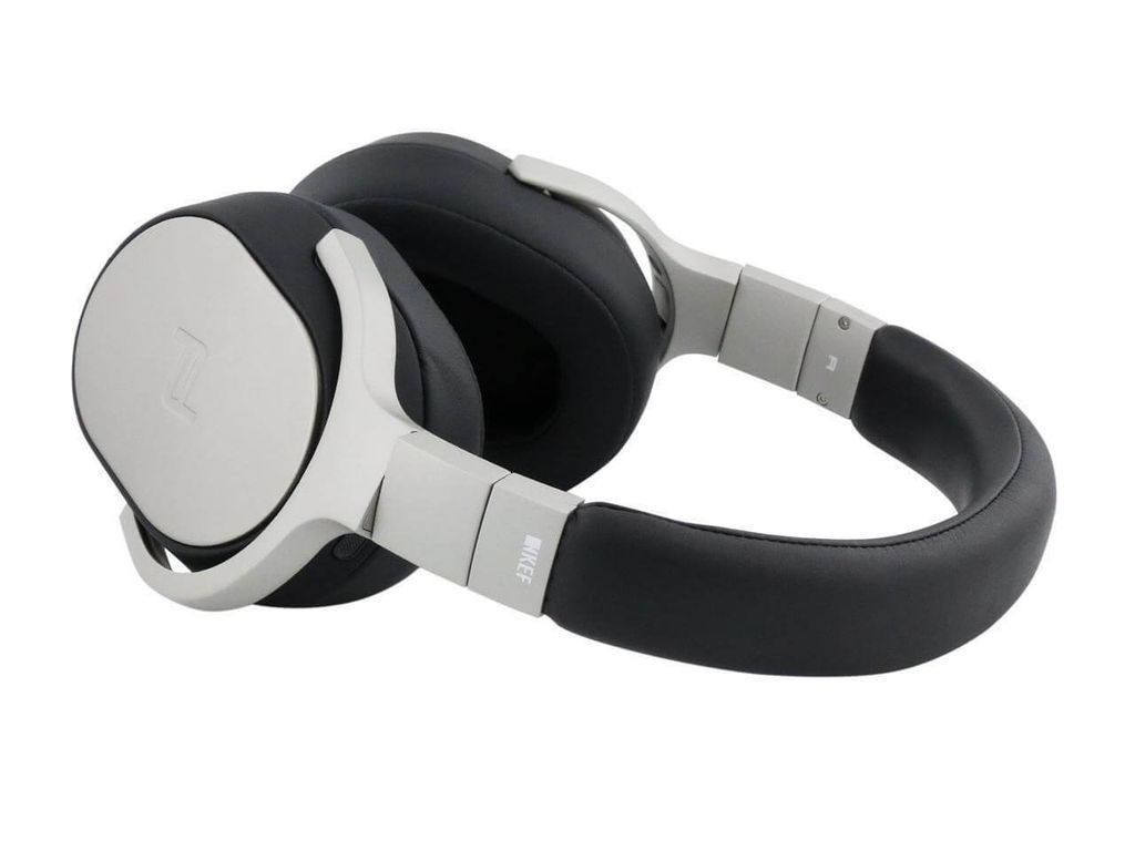 tai-nghe-khong-day-kef-porsche-design-space-one-mang-ve-dep-sang-trong