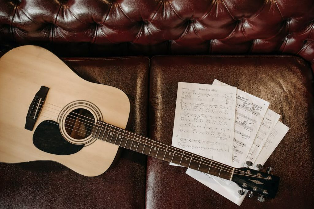 thu-gian-cung-top-bai-hat-accoustic-sau-lang-nhe-nhang