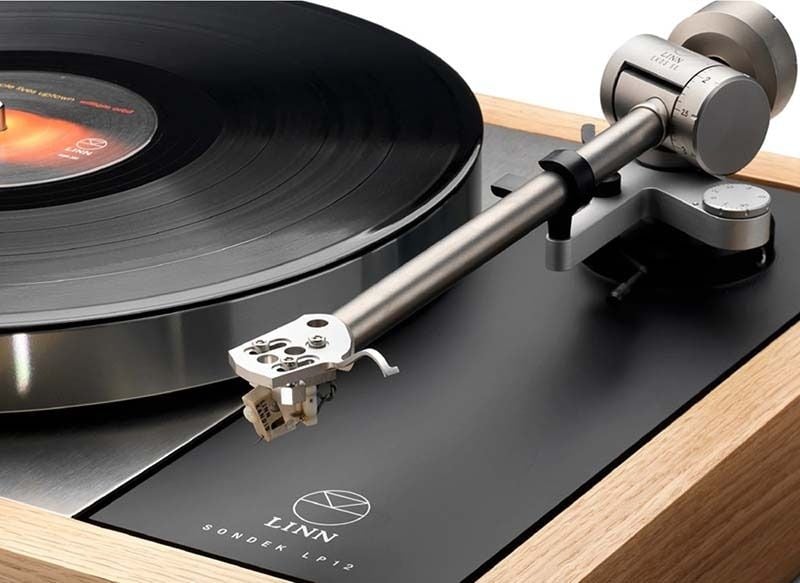 tinh-nang-noi-bat-dau-dia-than-linn-akurate-lp12-hien-dai