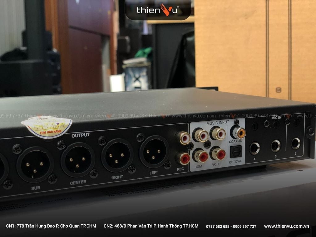 vang-so-karaoke-jbl-vx8-chat-luong-cao