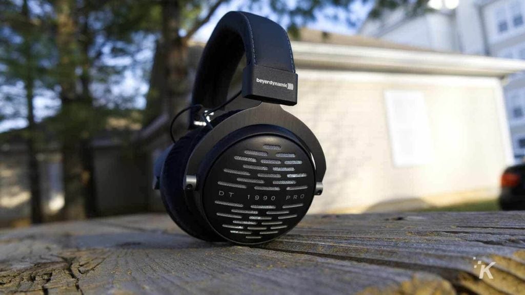 ve-dep-tai-nghe-beyerdynamic-dt-1990-pro