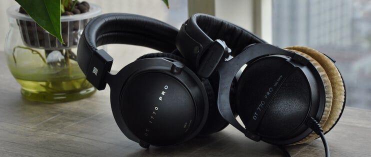 ve-dep-tai-nghe-beyerdynamic-dt1770-pro-250-ohm-chinh-hang