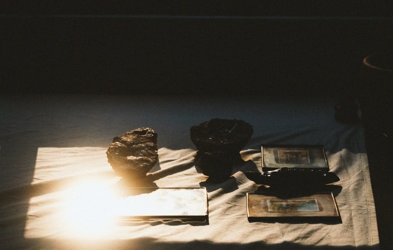 Frame qua ánh sáng và bóng tối (Light & Shadow)