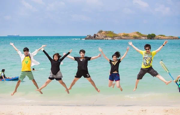 Cách tạo dáng chụp ảnh tập thể đẹp