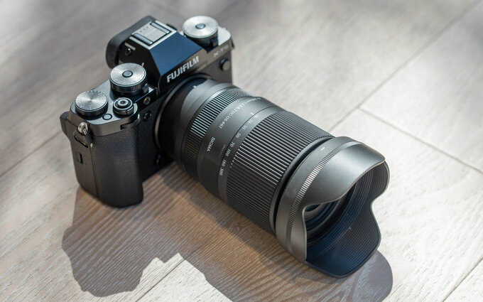 Sigma 16-300mm F3.5-6.7 DC OS với trải nghiệm thao tác chắc tay và dễ nhận diện tạo cảm giác tin cậy