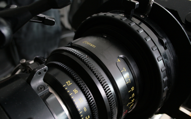 Ngàm ống kính là phần kết nối giữa ống kính và thân máy