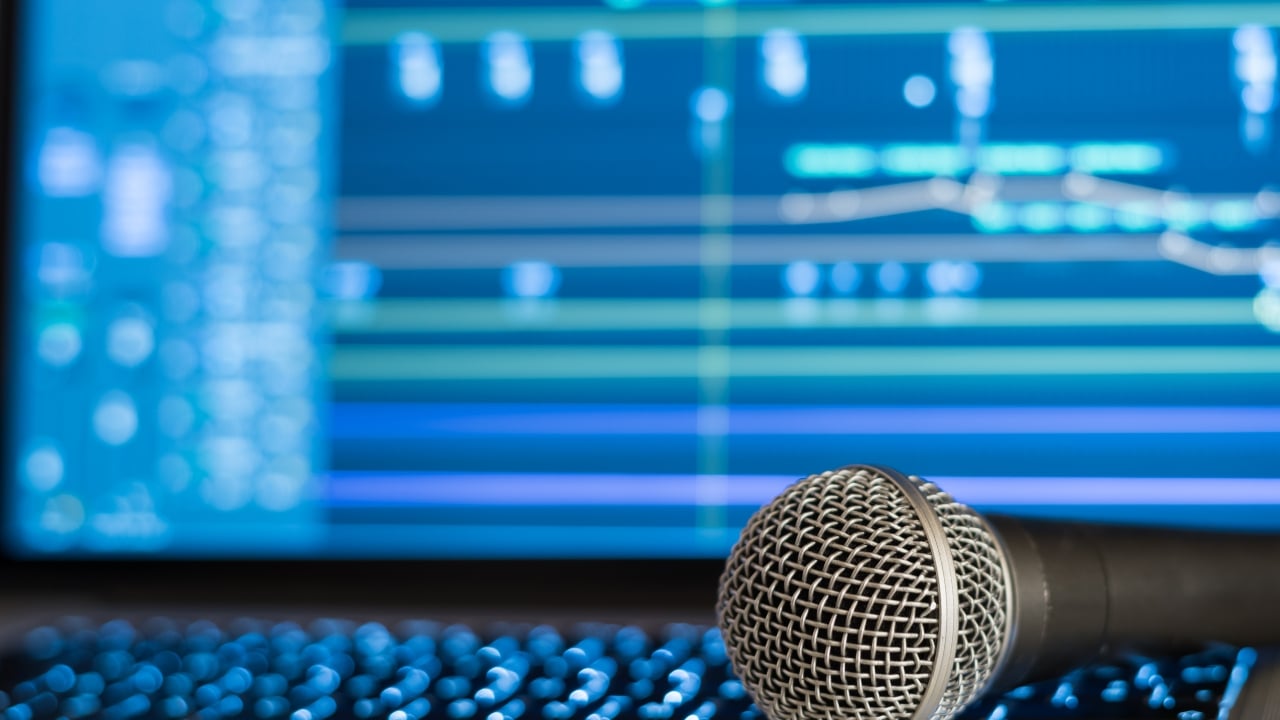 Kiểm tra dây cáp, kết nối micro, xem có bị lỏng, đứt hay không