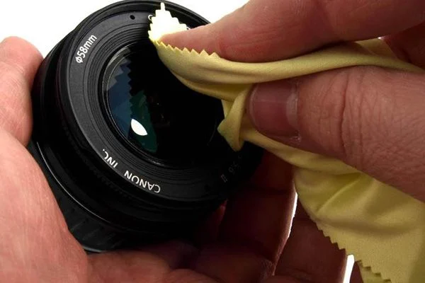 Cách bảo quản lens máy ảnh để không bị mờ