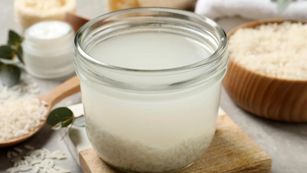 Nước gạo đông đá: bí quyết đơn giản chăm sóc da trắng mịn tự nhiên