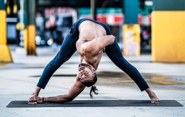 Động tác Yoga đơn giản tăng Sức mạnh và sự lưu thông