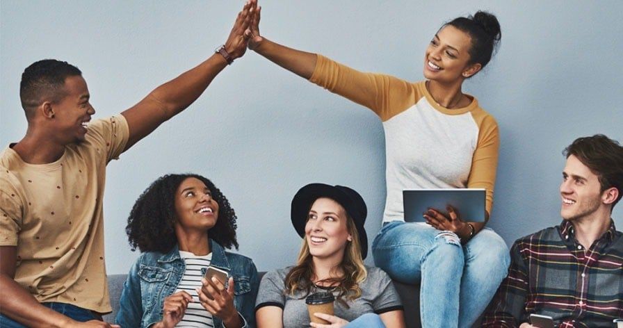 Why We “Click” With Some People: Neuroscience Explains the Instant Bond