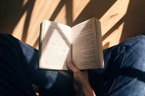 How Just 6 Minutes of Reading Can Calm the Mind and Body