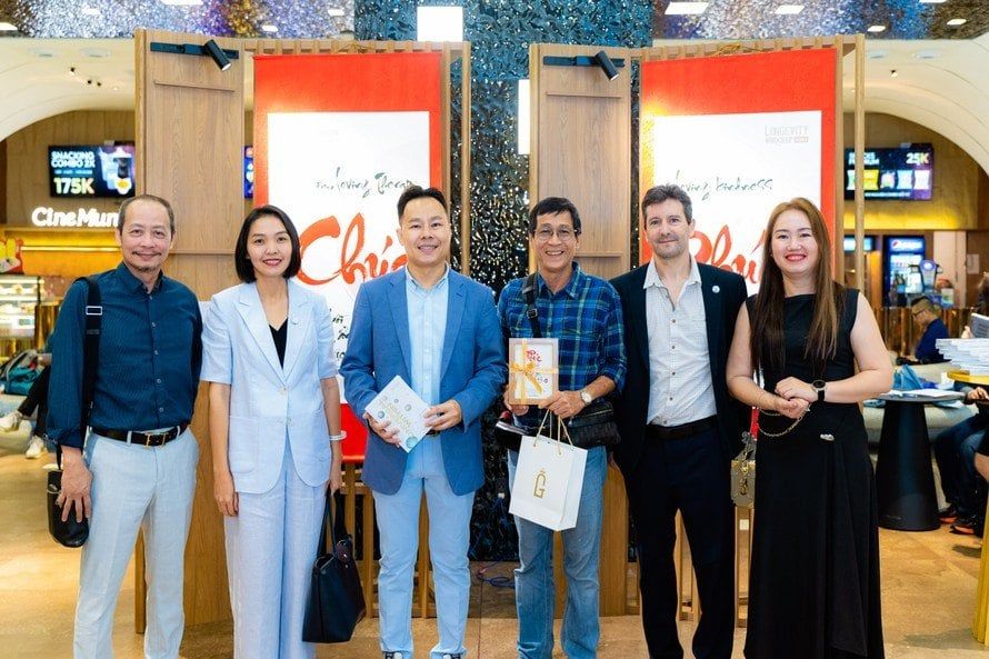 Tám nhân vật có uy tín chia sẻ bí quyết sống trong thời AI