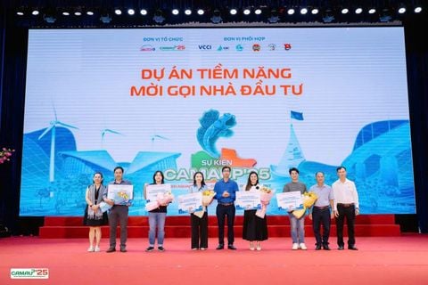 Tự Hào Nhìn Lại 