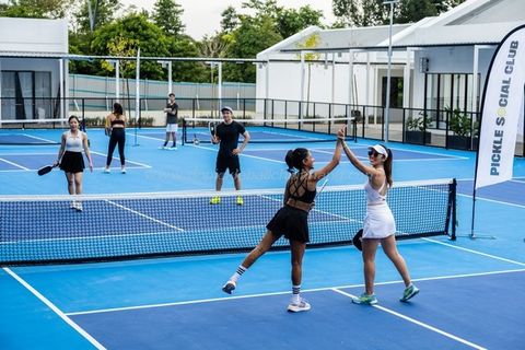 Social Pickleball Là Gì Mà Giúp Người Bận Rộn Vẫn Chơi Đều?